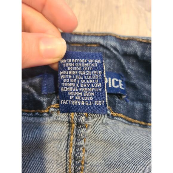 Blue spice size 9 juniors denim cuffed shorts - Picture 5 of 8